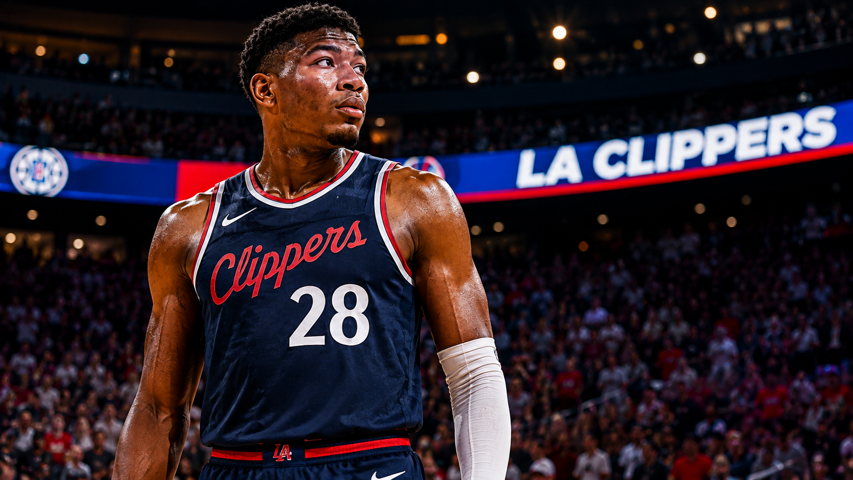 Rui Hachimura luce la nueva camiseta de Los Angeles Clippers con el número 28