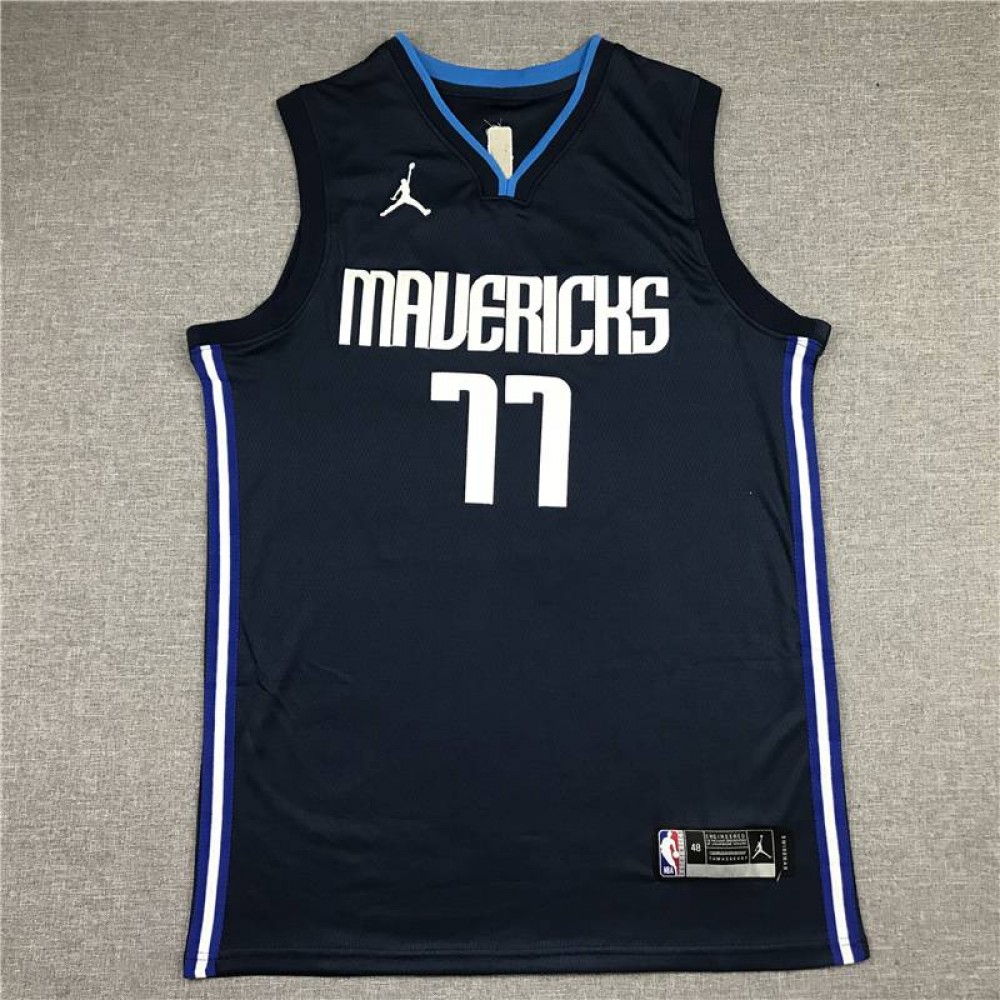 Camiseta Luka Dončić #77 Dallas Mavericks Jordan Azul Marino