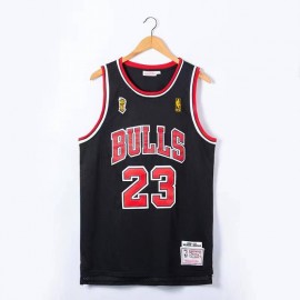 Camiseta Michael Jordan #23 Chicago Bulls 96/97 Edición Campeon Negro