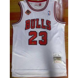 Camiseta Michael Jordan #23 Chicago Bulls Classic Edition Blanco
