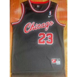 Camiseta Michael Jordan #23 Chicago Bulls Negro Classic Edition