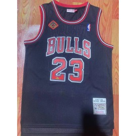 Camiseta Michael Jordan #23 Chicago Bulls Retro Negro Edición Firmada