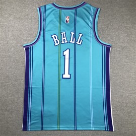 Camiseta LaMelo Ball #1 Charlotte Hornets 2024 Edición Clásico Verde  Camiseta LaMelo Ball #1 Charlotte Hornets 2024 Edición Clásico Verde