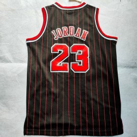 Camiseta Michael Jordan #23 Chicago Bulls Retro Negro-Rojo Niño  Camiseta Michael Jordan #23 Chicago Bulls Retro Negro-Rojo Niño