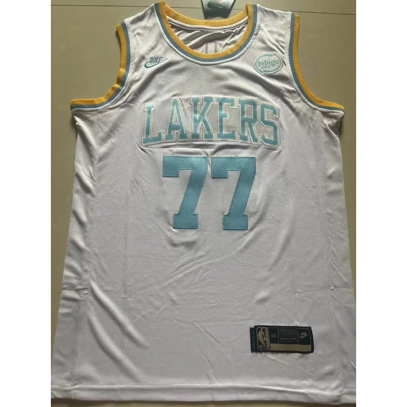 Camiseta Luka Dončić #77 Los Angeles Lakers Blanco/Azul Camiseta Luka Dončić #77 Los Angeles Lakers Blanco/Azul