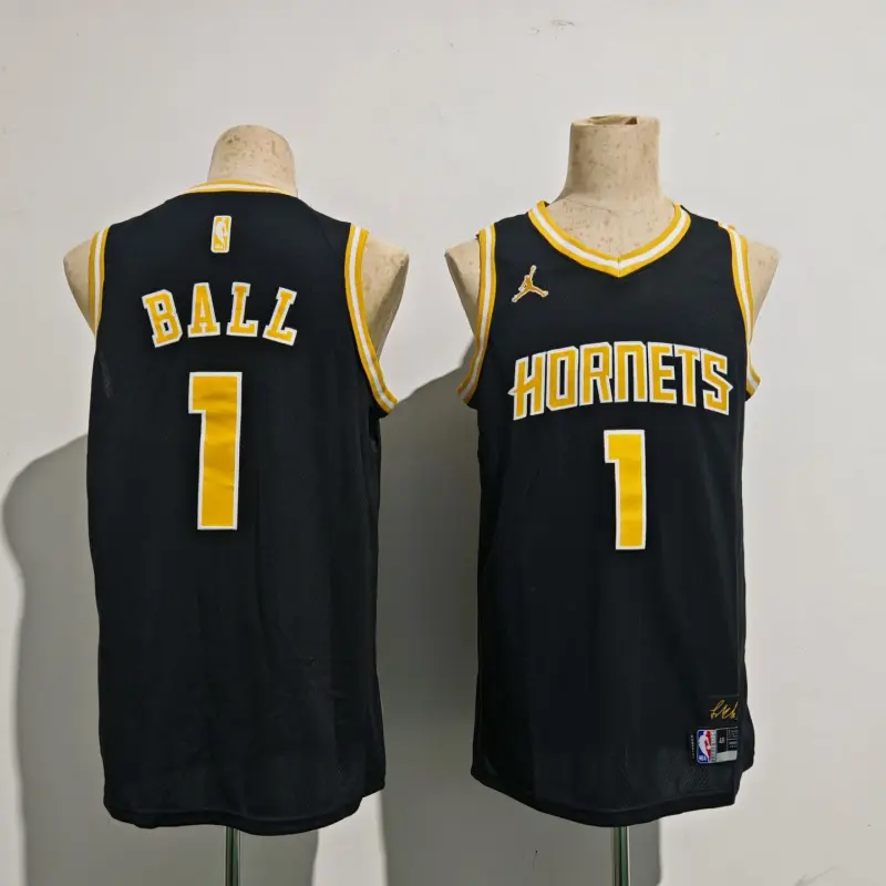Camiseta LaMelo Ball #1 Charlotte Hornets Edición Clásico Negro Camiseta LaMelo Ball #1 Charlotte Hornets Edición Clásico Negro