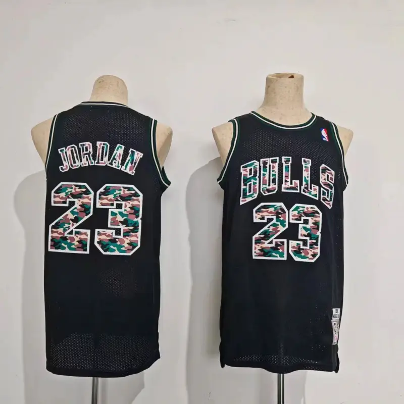 Camiseta Michael Jordan #23 Chicago Bulls Retro Camouflage Negro