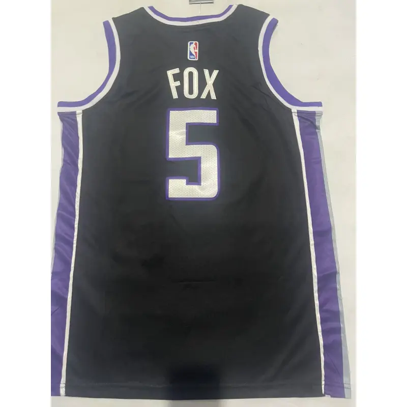 Camiseta De’Aaron Fox #5 Sacramento Kings Negro Camiseta De’Aaron Fox #5 Sacramento Kings Negro