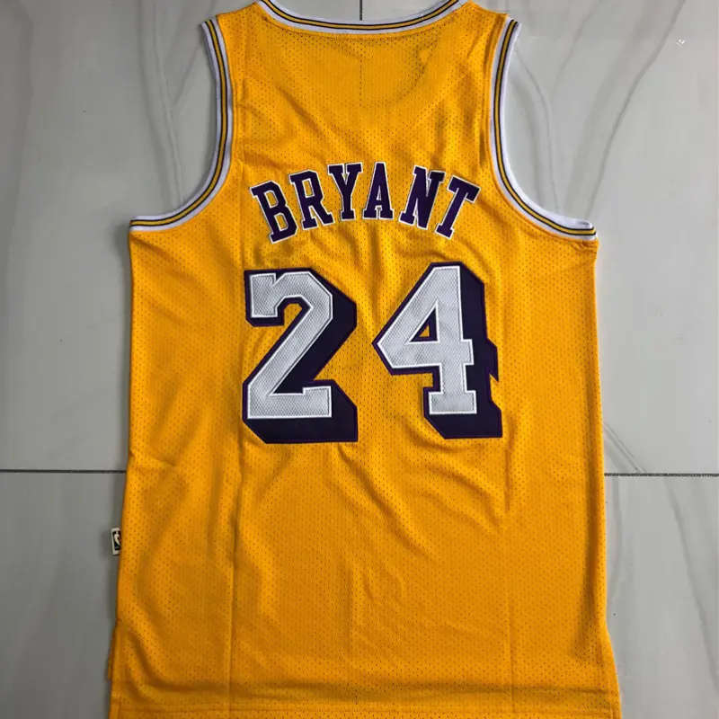 Camiseta Kobe Bryant #24 Los Angeles Lakers 1971/72 Amarillo Camiseta Kobe Bryant #24 Los Angeles Lakers 1971/72 Amarillo
