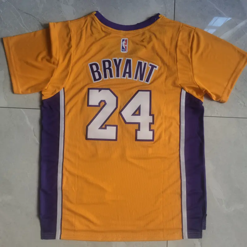 Camiseta Kobe Bryant #24 Amarillo Los Angeles Lakers 2025 Camiseta Kobe Bryant #24 Amarillo Los Angeles Lakers 2025