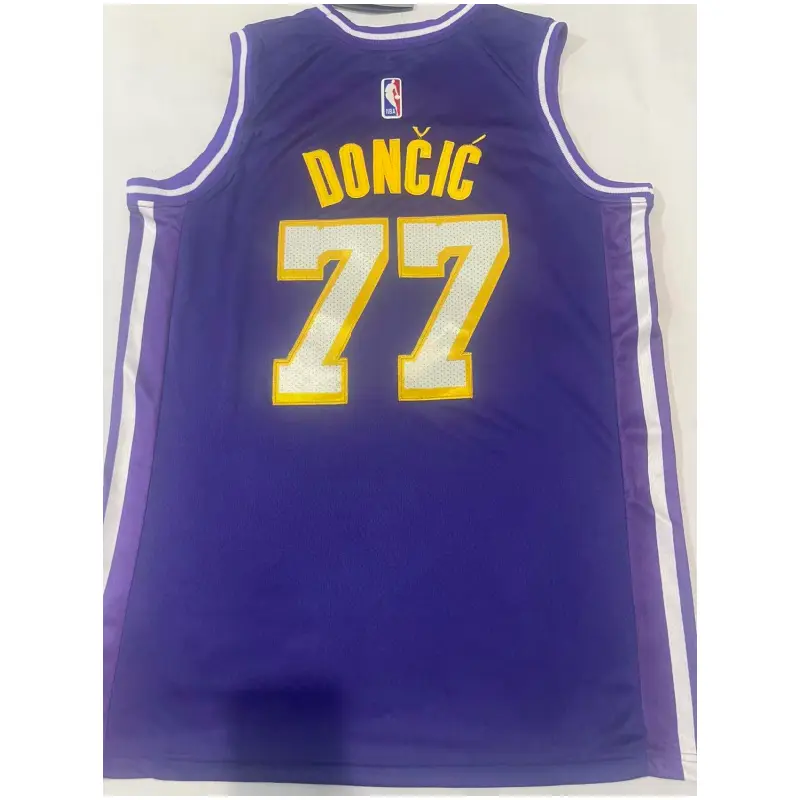 Camiseta Luka Dončić #77 Los Angeles Lakers 2025 Morado