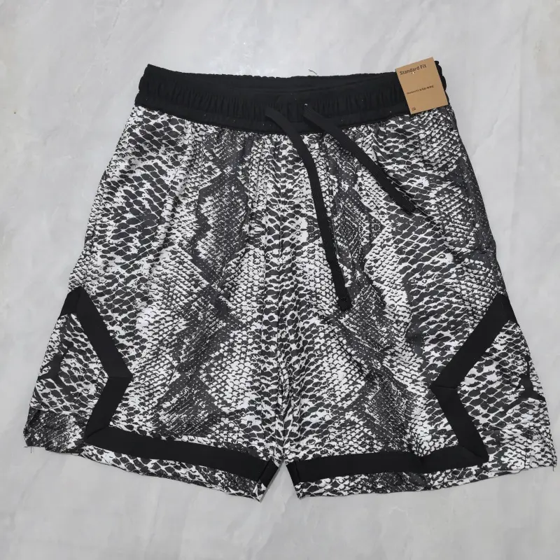 Pantalon Corto Jordan 2025 Negro Con Estampado De Serpiente