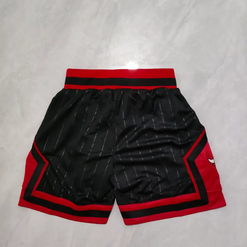 Pantalon Corto Michael Jordan Chicago Bulls 2025 Negro Con Rayas Niño
