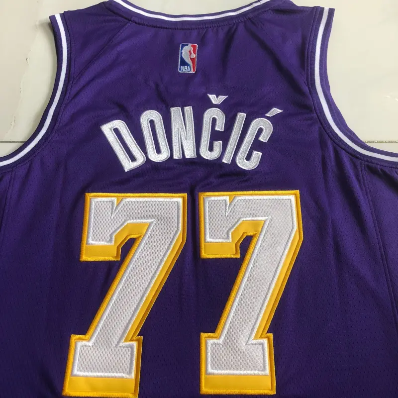 Camiseta Luka Dončić #77 Los Angeles Lakers 2026 Morado Jordan Limited Edition