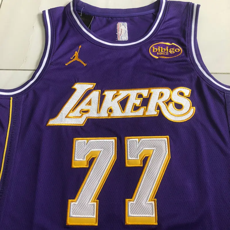 Camiseta Luka Dončić #77 Los Angeles Lakers 2026 Morado Jordan Limited Edition