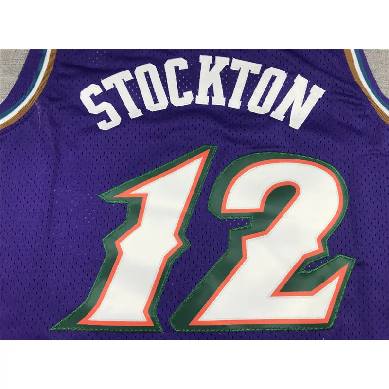 Camiseta John Stockton #12 Utah Jazz 1996/97 Morado Retro Icon Oro