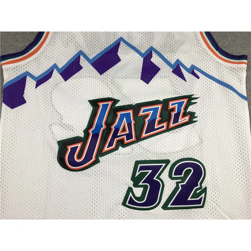 Camiseta Karl Malone #32 Utah Jazz 1996/97 Blanco Icon Clásico