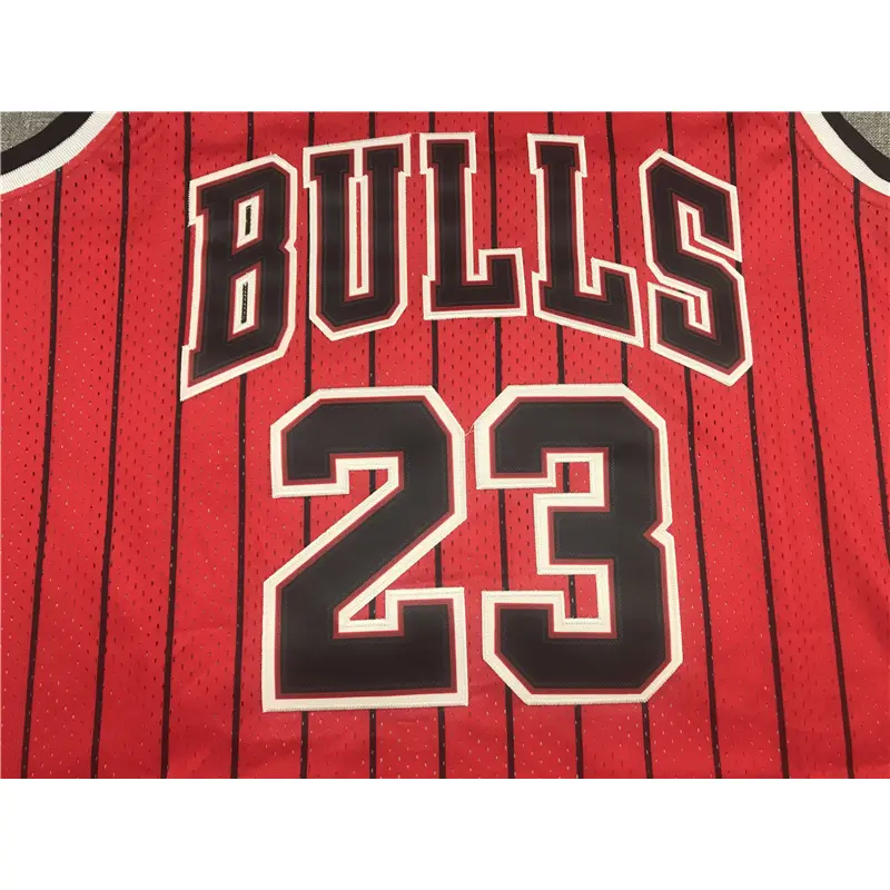 Camiseta Michael Jordan #23 Chicago Bulls 1995/96 Rojo Con Rayas Retro