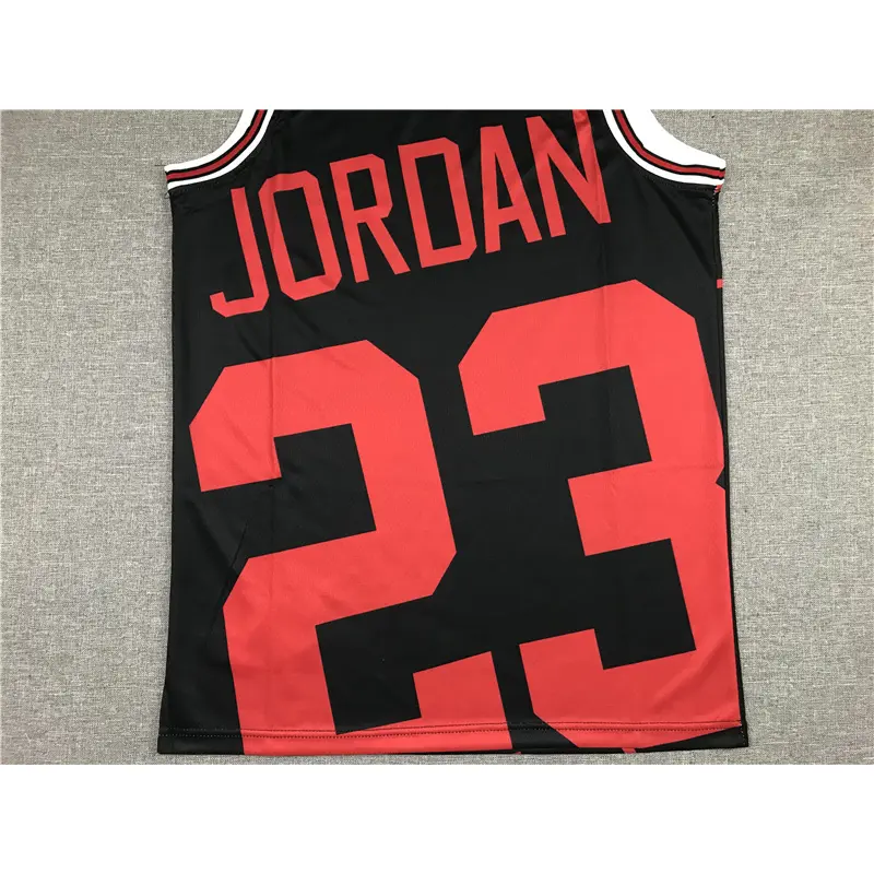 Camiseta Michael Jordan #23 Chicago Bulls Negro Estampado Retro Mitchell & Ness