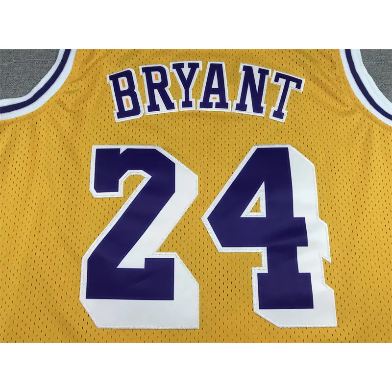 Camiseta Kobe Bryant #24 Los Angeles Lakers Amarillo Retro Trébol Logo