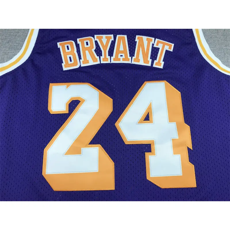 Camiseta Kobe Bryant #24 Los Angeles Lakers 2026 Morado Trébol Logo Classic Edition