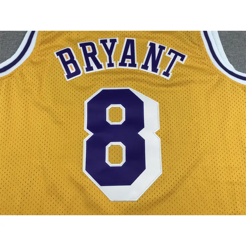 Camiseta Kobe Bryant #8 Los Angeles Lakers Amarillo Retro Trébol Logo
