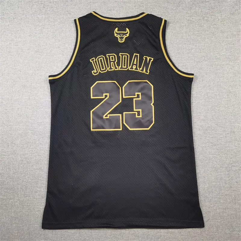 Camiseta Michael Jordan #23 Chicago Bulls 1997/98 Negro Retro Icon Oro