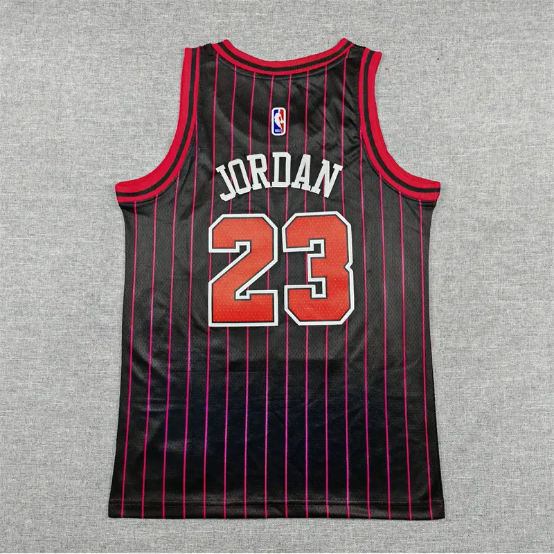 Camiseta Michael Jordan #23 Chicago Bulls 2026 Negro con Rayas Statement Edition Niño