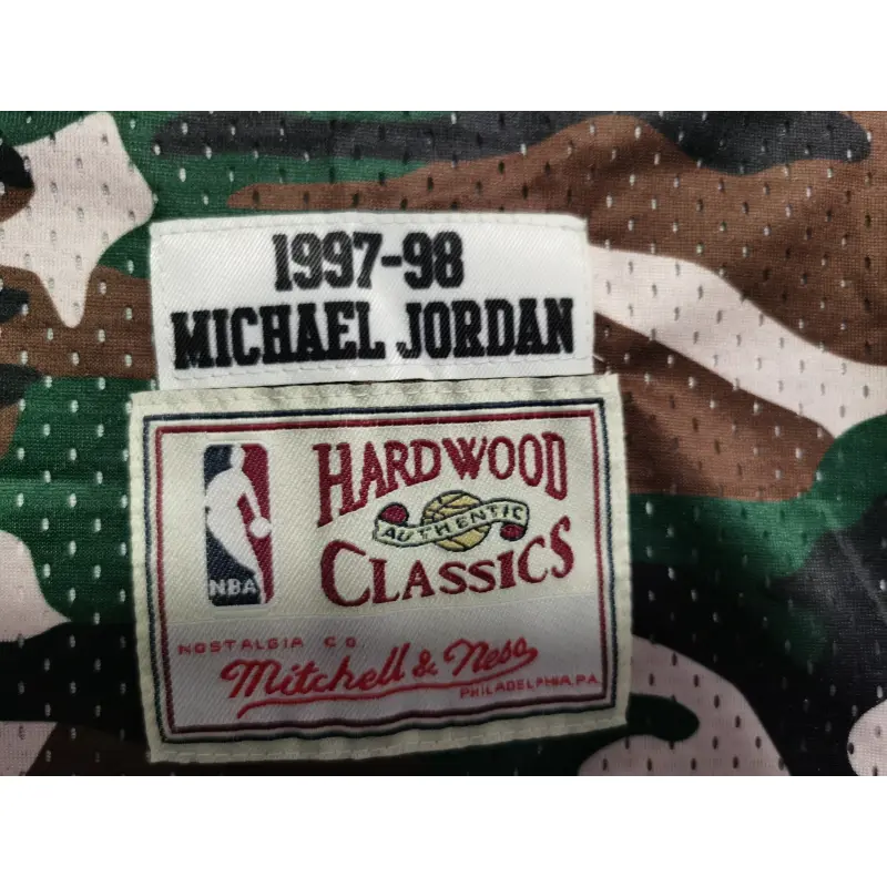 Camiseta Michael Jordan #23 Chicago Bulls 1997/98 Estampado De Camuflaje