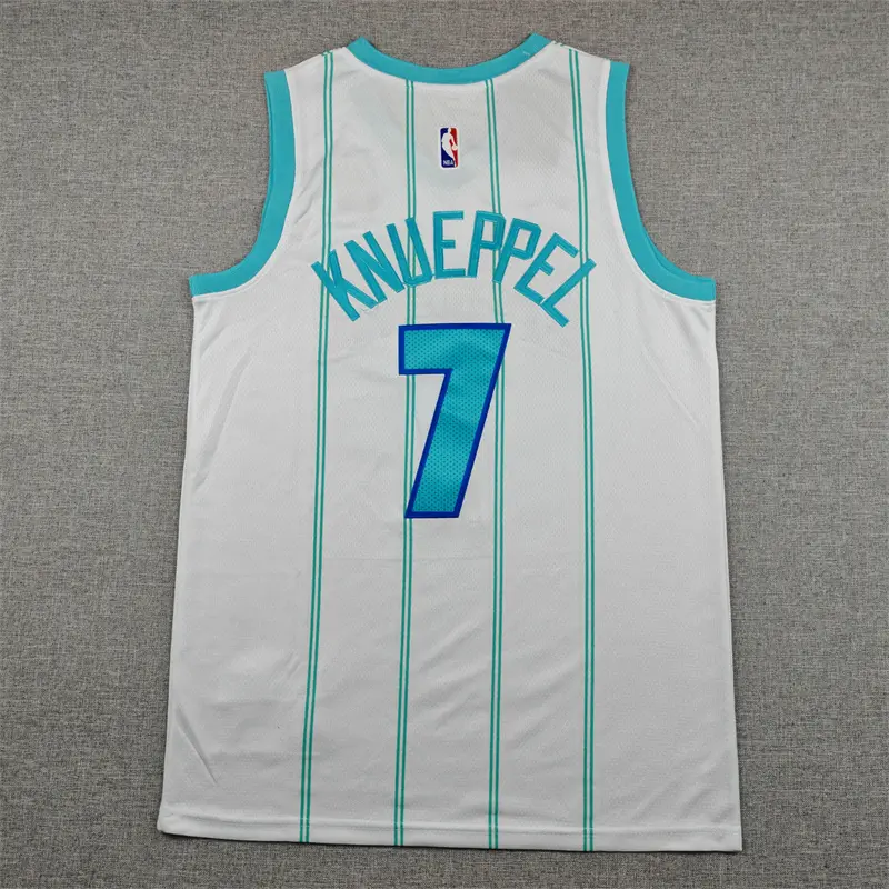 Camiseta Kon Knueppel #7 Charlotte Hornets Blanco