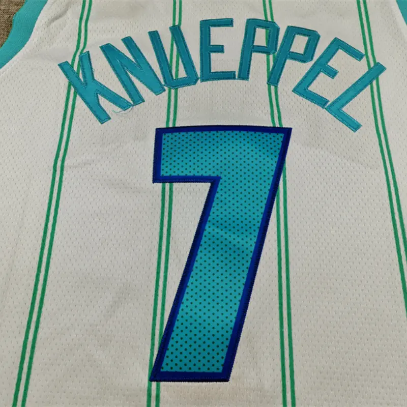 Camiseta Kon Knueppel #7 Charlotte Hornets Blanco
