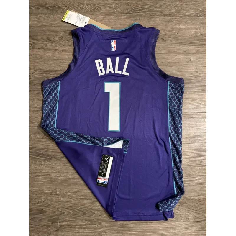 Camiseta LaMelo Ball #1 Charlotte Hornets Morado