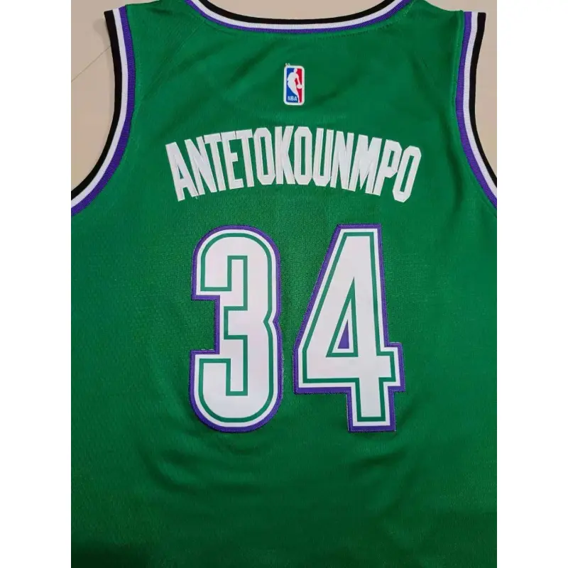 Camiseta Giannis Antetokounmpo #34 Milwaukee Bucks Verde/Morado Camiseta Giannis Antetokounmpo #34 Milwaukee Bucks Verde/Morado