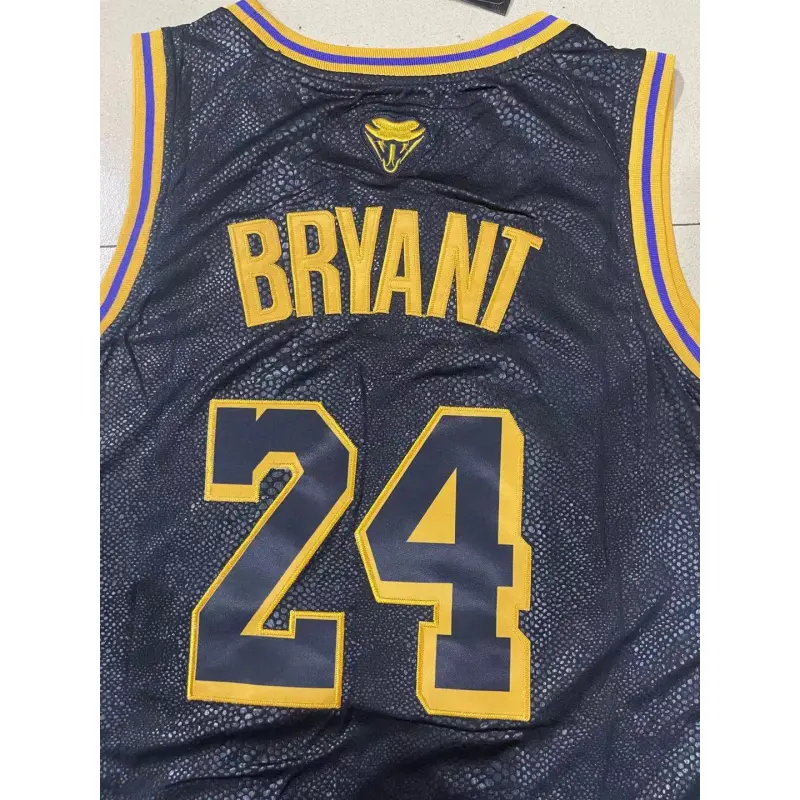 Camiseta Kobe Bryant #24 Los Angeles Lakers 2025 Negro con Estampado De Serpiente Camiseta Kobe Bryant #24 Los Angeles Lakers 2025 Negro con Estampado De Serpiente