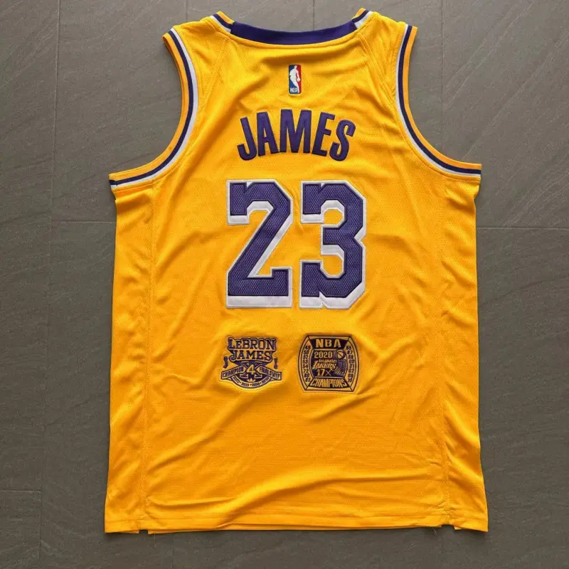Camiseta Lebron James #23 Los Angeles Lakers 2020 Amarillo Honor Edition