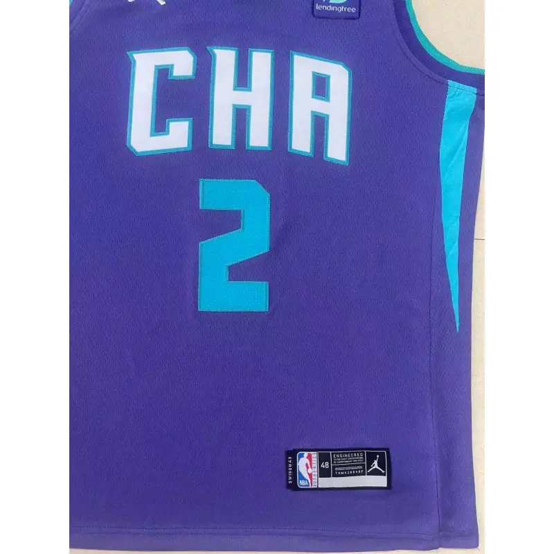 Camiseta Lonzo Ball #2 Charlotte Hornets 2022 Morado Camiseta Lonzo Ball #2 Charlotte Hornets 2022 Morado