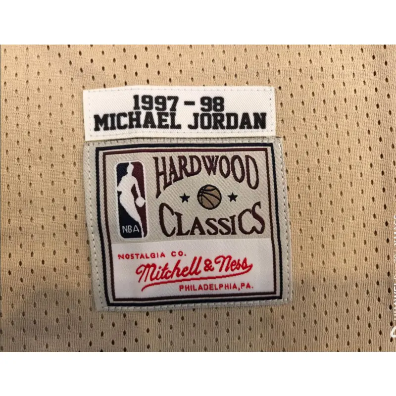 Camiseta Michael Jordan #23 Chicago Bulls 1997-98 Oro Classic Edition Camiseta Michael Jordan #23 Chicago Bulls 1997-98 Oro Classic Edition