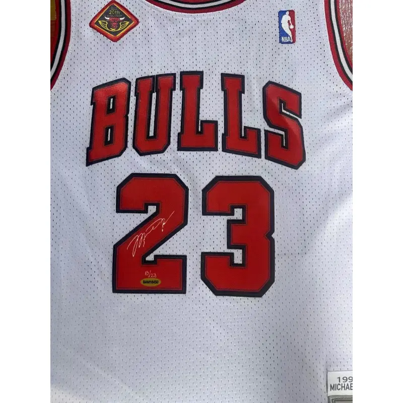Camiseta Michael Jordan #23 Chicago Bulls 1997 Blanco Classic Edition Firmada Camiseta Michael Jordan #23 Chicago Bulls 1997 Blanco Classic Edition Firmada