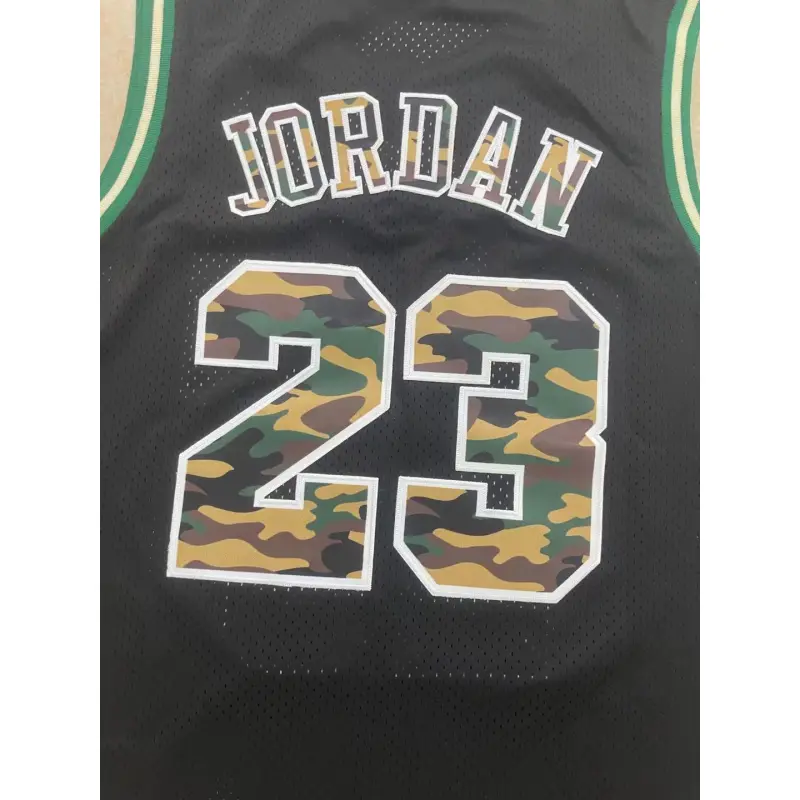 Camiseta Michael Jordan #23 Chicago Bulls 1997 Negro Classic Edition Camiseta Michael Jordan #23 Chicago Bulls 1997 Negro Classic Edition