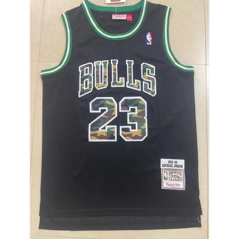 Camiseta Michael Jordan #23 Chicago Bulls 1997 Negro Classic Edition
