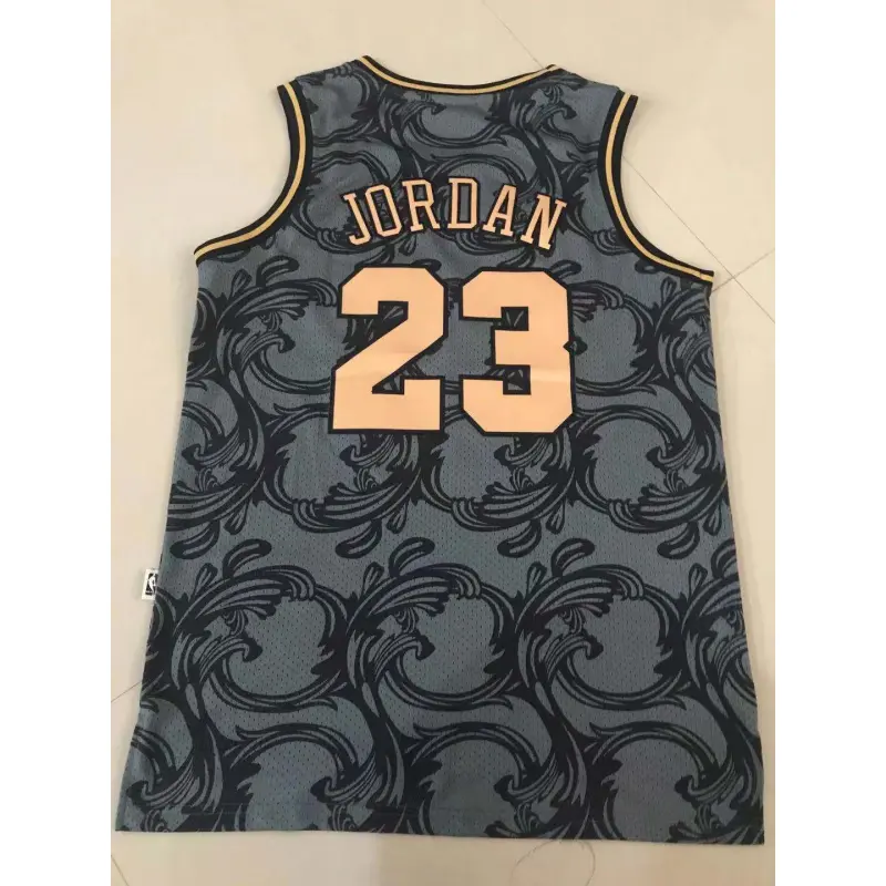 Camiseta Michael Jordan #23 Chicago Bulls Negro Dorado Retro Limited Edition Camiseta Michael Jordan #23 Chicago Bulls Negro Dorado Retro Limited Edition