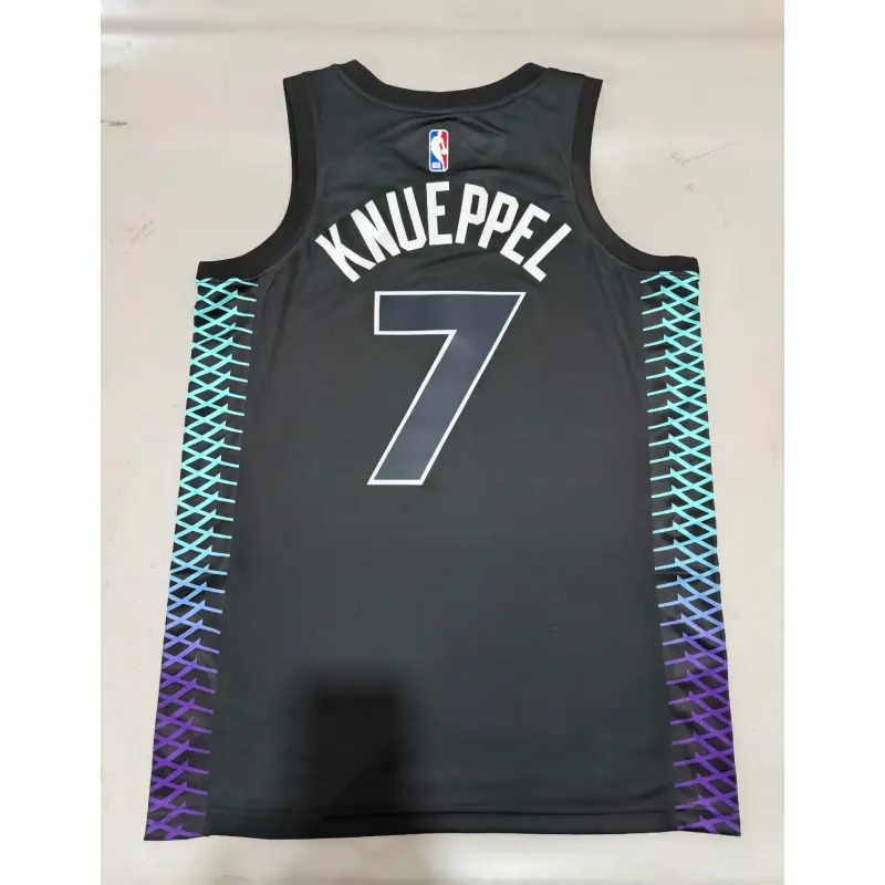 Camiseta Kon Knueppel #7 Charlotte Hornets 2027 Negro City Edition